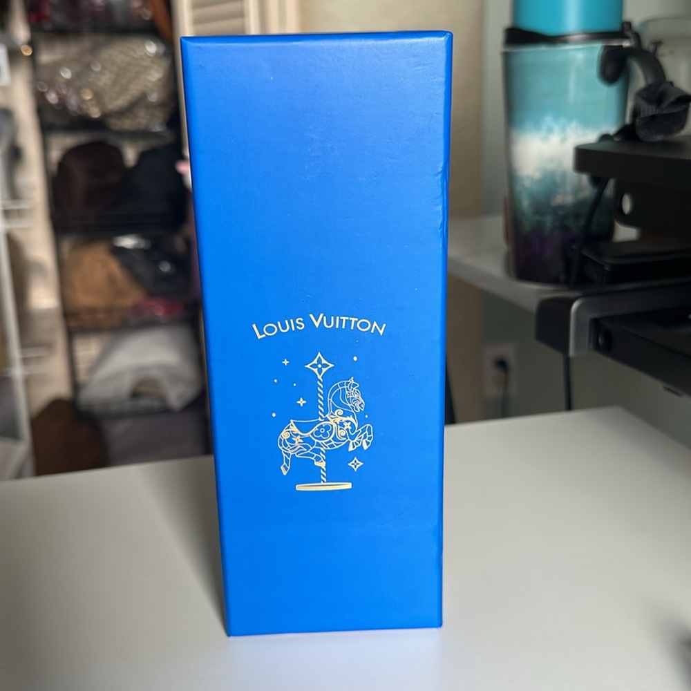 Louis Vuitton Christmas '24 Carousel Vivienne VIP Gift Charm - Picture 3 of 5